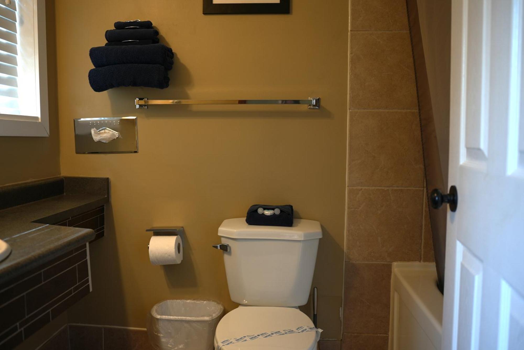 Malahat Bungalows Motel Eksteriør bilde