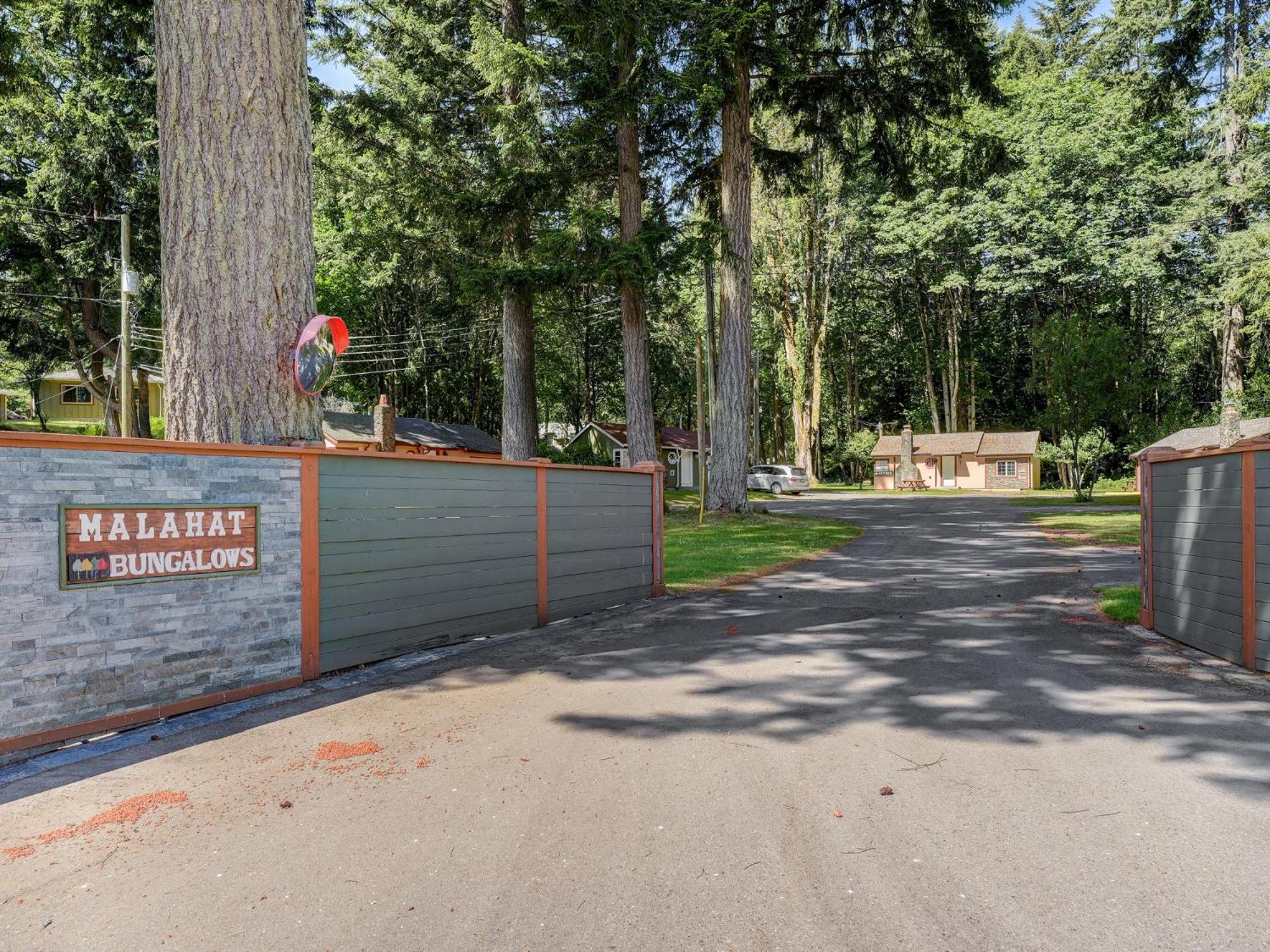 Malahat Bungalows Motel Eksteriør bilde